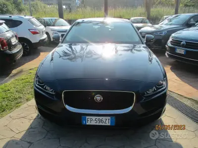 Usata Jaguar XE Portfolio 179 CV (131 kW) 2018 Blu/azzurro Berlina