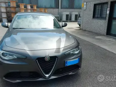Usata Alfa Romeo Giulia Executive 201 CV (147 kW) 2019 Grigio Berlina