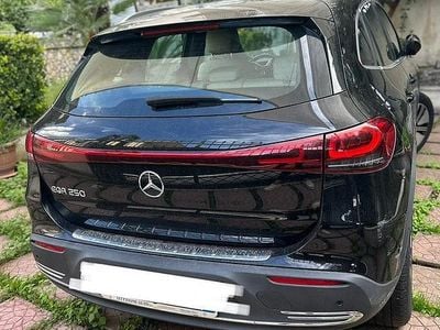 Mercedes EQA250