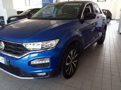 Usata VW T-Roc Style 116 CV (85 kW) 2019 Blu/azzurro SUV