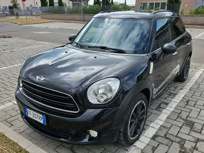 Usata Mini One D Countryman Business 90 CV (66 kW) 2016 Nero SUV