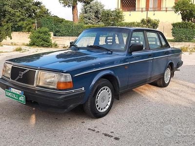 Usata Volvo 240 115 CV (84 kW) 1993 Blu Berlina