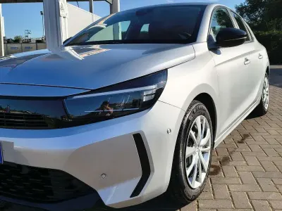 Usata Opel Corsa 75 CV (55 kW) 2024 Grigio Utilitaria