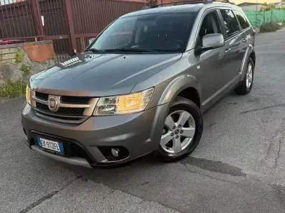 Usata Fiat Freemont 170 CV (125 kW) 2011 Grigio SUV