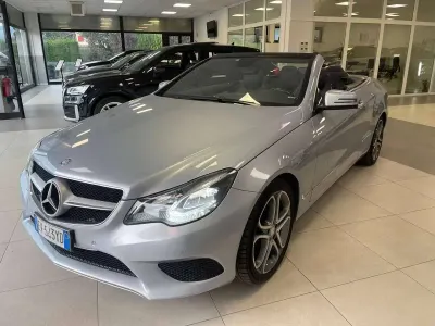 Käytetty Mercedes E200 Executive 184 HP (135 kW) 2014 Hopea Avoauto