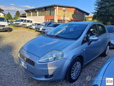 Usata Fiat Grande Punto Dynamic 77 CV (56 kW) 2009 Argento Utilitaria
