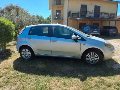 Usata Fiat Punto 77 CV (56 kW) 2012 Grigio Utilitaria