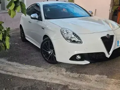 Usata Alfa Romeo Giulietta Progression 105 CV (77 kW) 2014 Bianco Utilitaria