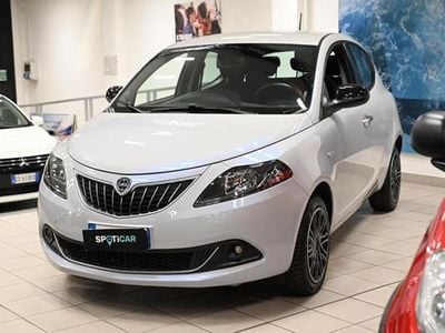 Usata Lancia Ypsilon Gold 69 CV (50 kW) 2022 Blu Utilitaria