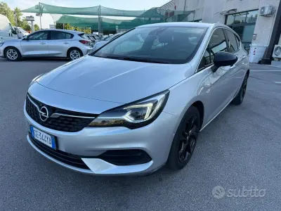 Usata Opel Astra Ultimate 122 CV (89 kW) 2021 Grigio Berlina
