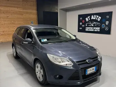 Usata Ford Focus Individual 125 CV (91 kW) 2014 Bluazzurro Station wagon