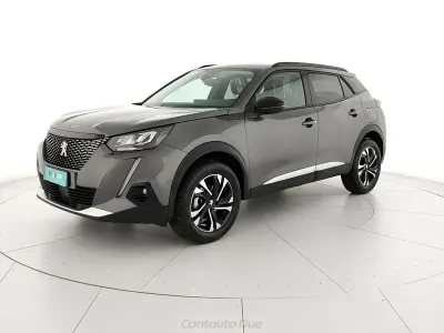 Usata Peugeot 2008 Allure 102 CV (75 kW) 2023 Platinium grey SUV