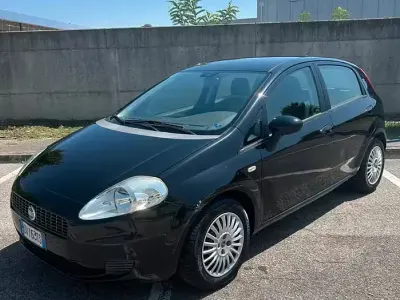 Usata Fiat Grande Punto 65 CV (47 kW) 2006 Nero Utilitaria