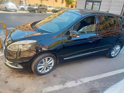 Usata Renault Scénic III 110 CV (80 kW) 2012 Nero Monovolume