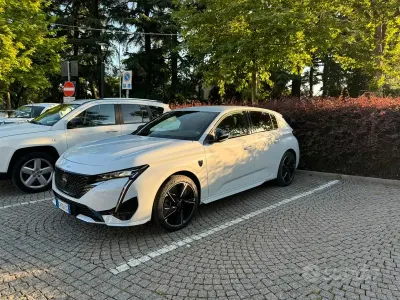 Usata Peugeot e-308 61 kW (84 CV) 2024 Bianco Utilitaria