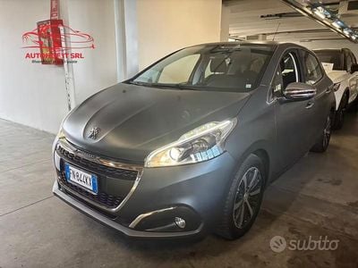 Usata Peugeot 208 GT-line 81 CV (59 kW) 2018 Grigio Utilitaria