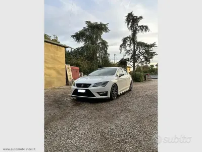 Käytetty Seat Leon FR 150 HP (110 kW) 2014 Valkoinen Sedan