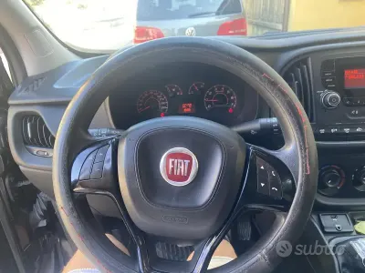Usata Fiat Doblò 90 CV (66 kW) 2015 Nero Monovolume