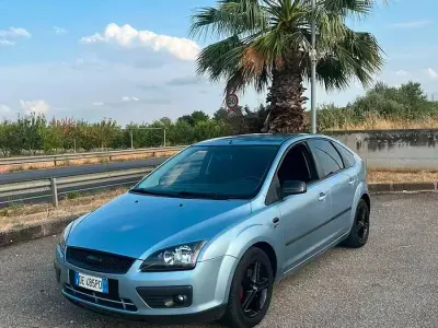 Usata Ford Focus 90 CV (66 kW) 2006 Bluazzurro Berlina