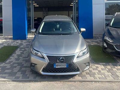 Lexus CT200h