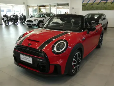 Usata Mini John Cooper Works 2023 Chili red pastello Utilitaria