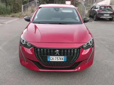 Usata Peugeot 208 Allure 75 CV (55 kW) 2022 Utilitaria