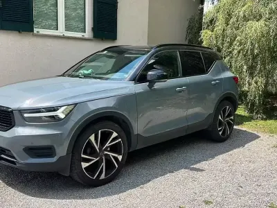Usata Volvo XC40 R-Design 163 CV (119 kW) 2019 Grigio SUV