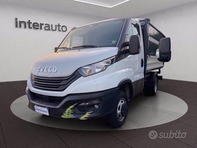 Usata Iveco Daily 136 CV (100 kW) 2023 Bianco pastello Cabrio
