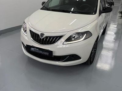 Usata Lancia Ypsilon Gold 69 CV (50 kW) 2024 Blu Utilitaria