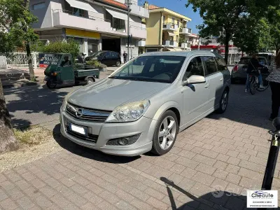 Usata Opel Astra Edition 115 CV (84 kW) 2009 Station wagon