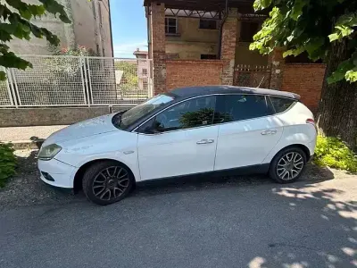 Usata Lancia Delta 120 CV (88 kW) 2012 Bianco Utilitaria