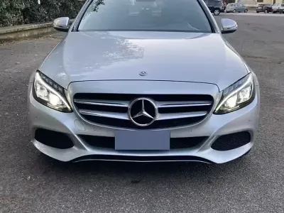 Usata Mercedes C200 160 CV (117 kW) 2019 Grigio Station wagon