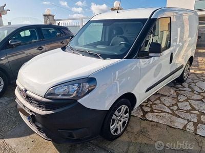 Usata Fiat Doblò Business 95 CV (69 kW) 2021 Bianco Monovolume