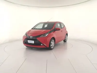 Usata Toyota Aygo Cool 69 CV (50 kW) 2016 Rosso Utilitaria