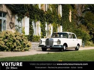 Begagnad Mercedes 230 120 HK (88 kW) 1967 Vit Sedan
