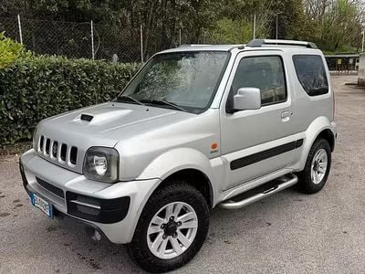 Usata Suzuki Jimny 86 CV (63 kW) 2010 Grigio SUV