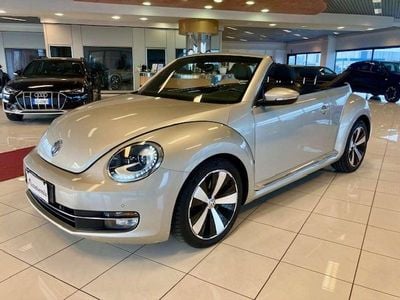 Usata VW Beetle Cabriolet Exclusive 150 CV (110 kW) 2014 Oro Cabrio