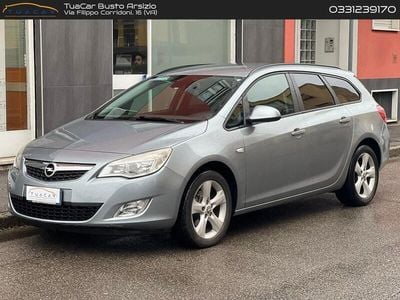 Usata Opel Astra Cosmo 110 CV (80 kW) 2011 Argento Berlina