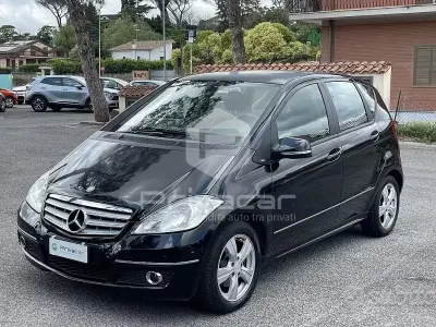 Usata Mercedes A180 Premium 109 CV (80 kW) 2012 Nero Utilitaria