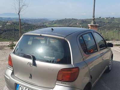 Usata Toyota Yaris 2005 Grigio Berlina