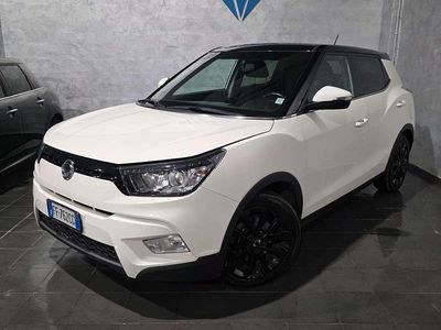 Usata Ssangyong (KGM) Tivoli 116 CV (85 kW) 2016 Bianco SUV