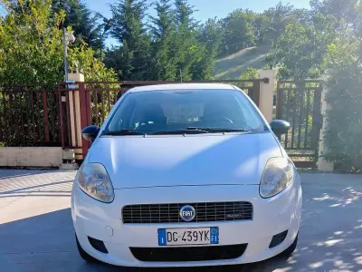Usata Fiat Punto 75 CV (55 kW) 2007 Bianco Utilitaria