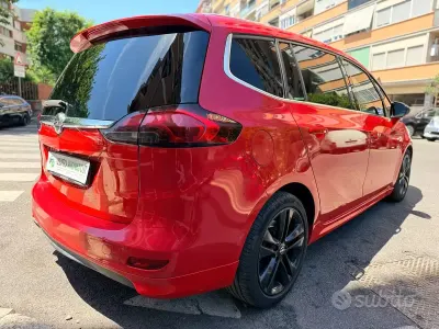 Usata Opel Zafira 170 CV (125 kW) 2016 Rosso Monovolume