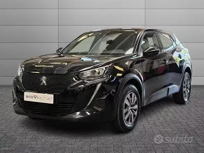 Käytetty Peugeot 2008 S 2023 Musta Katumaasturi