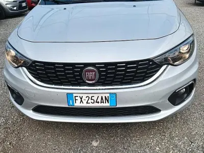 Usata Fiat Tipo 120 CV (88 kW) 2019 Grigio Station wagon
