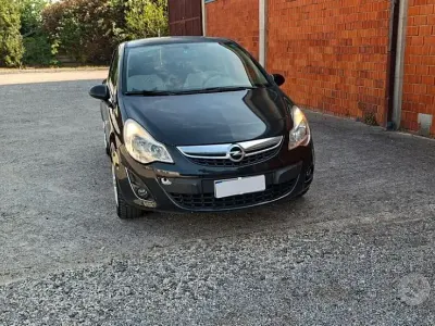 Begagnad Opel Corsa 86 HK (63 kW) 2013 Svart Halvkombi