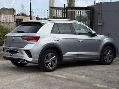 Usata VW T-Roc R-line 150 CV (110 kW) 2023 Grigio SUV