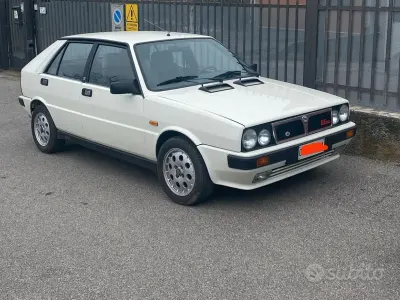 Usata Lancia Delta 166 CV (122 kW) 1987 Utilitaria