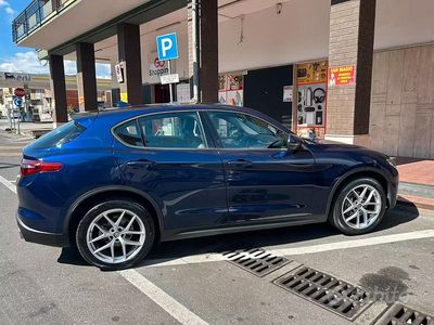 Usata Alfa Romeo Stelvio Business 190 CV (139 kW) 2019 Blu SUV