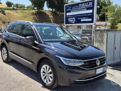 Usata VW Tiguan Life 122 CV (89 kW) 2023 Nero SUV